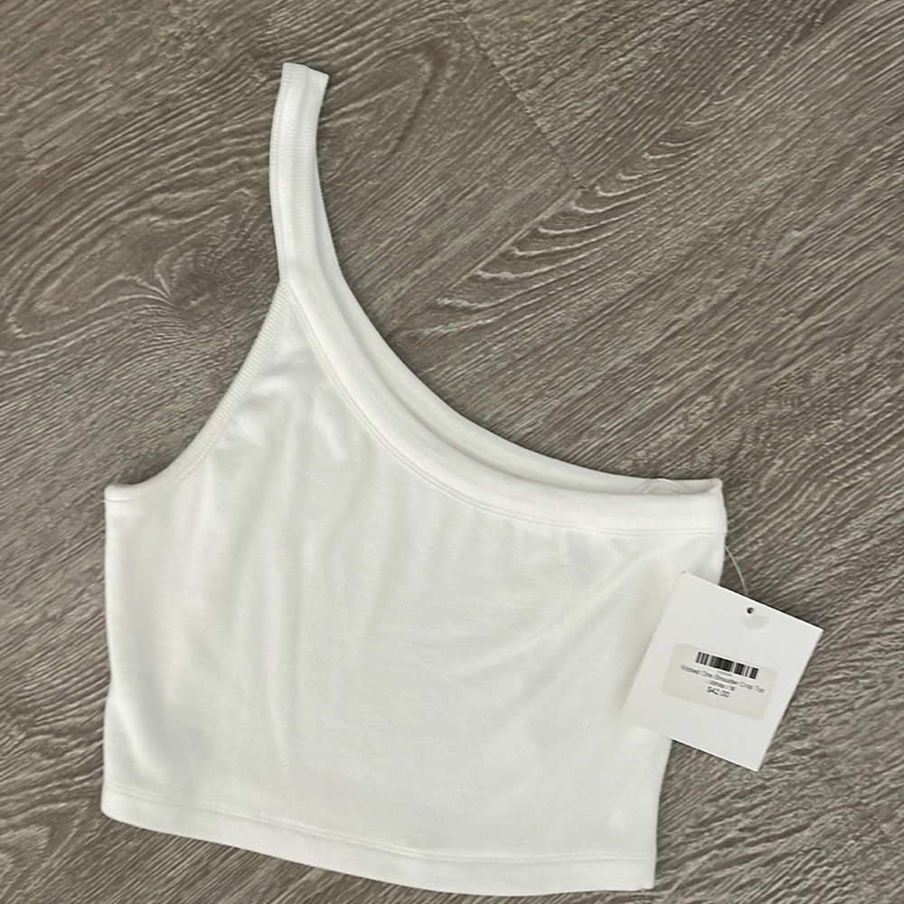 One shoulder crop